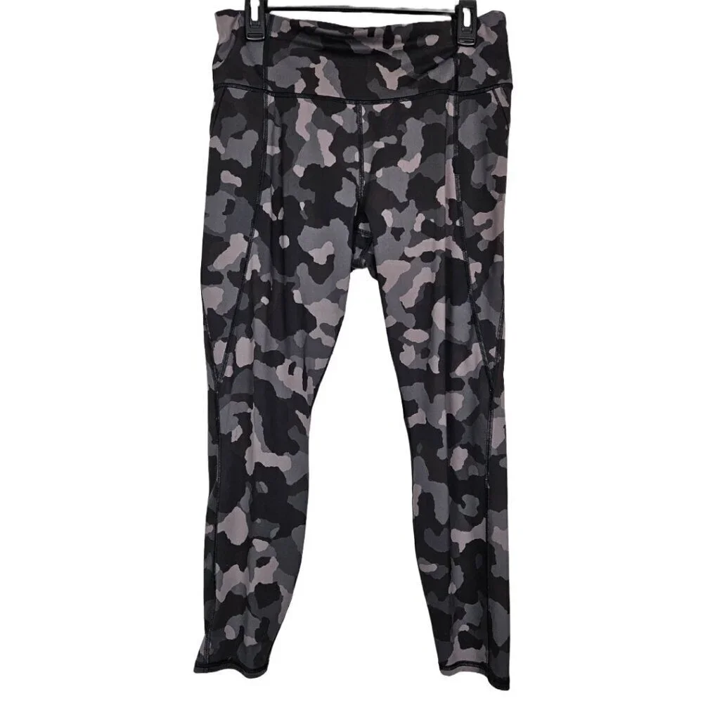 ATHLETA Lightning Camo 7/8 Tight Legging Black/Gray L 487500-00